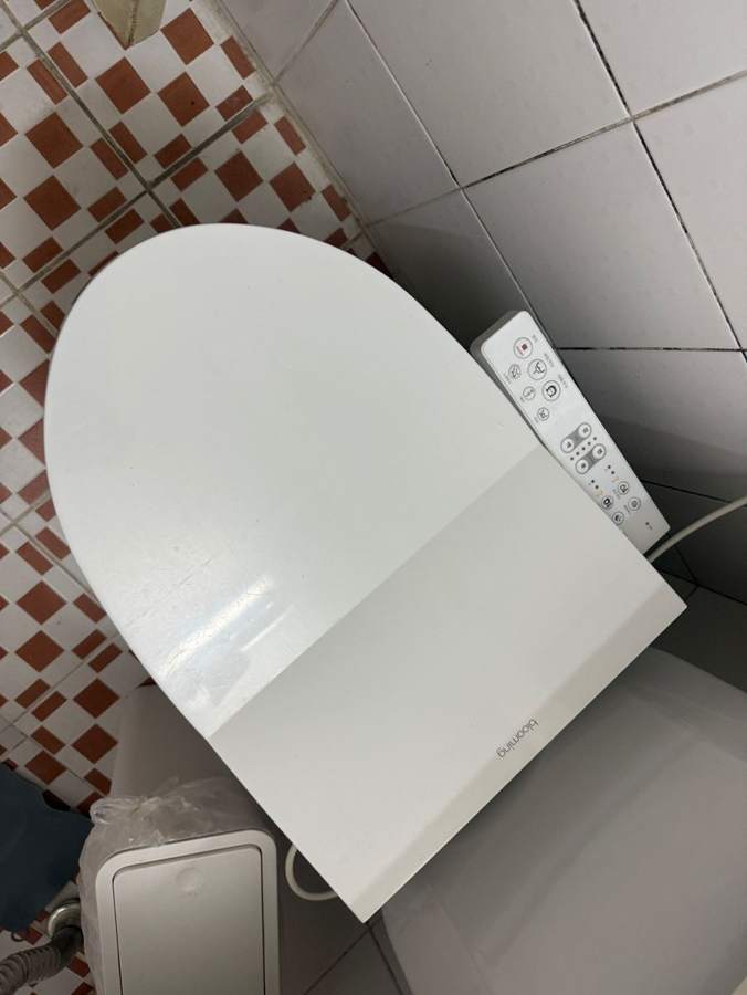 갈산동 노후되고 고장 난 비데 교체 - 작업 전 · 고장 난 비데