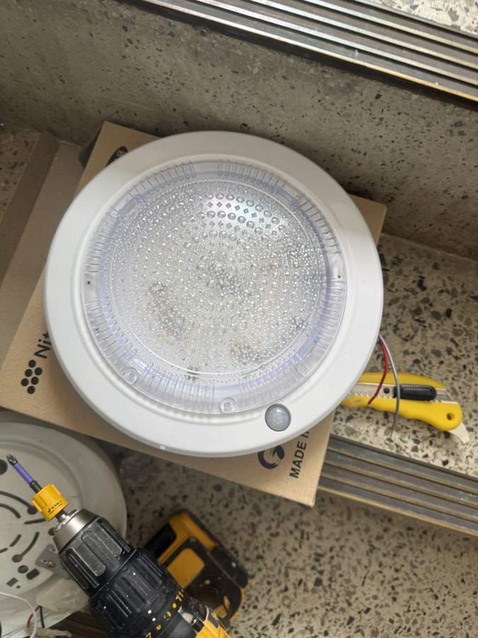계산동 빌라 공용부 복도 센서등 교체 - 새 LED 센서등